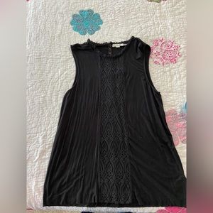 Simply Noelle XXL sleeveless shirt. Not maternity but worked amazingly. EUC